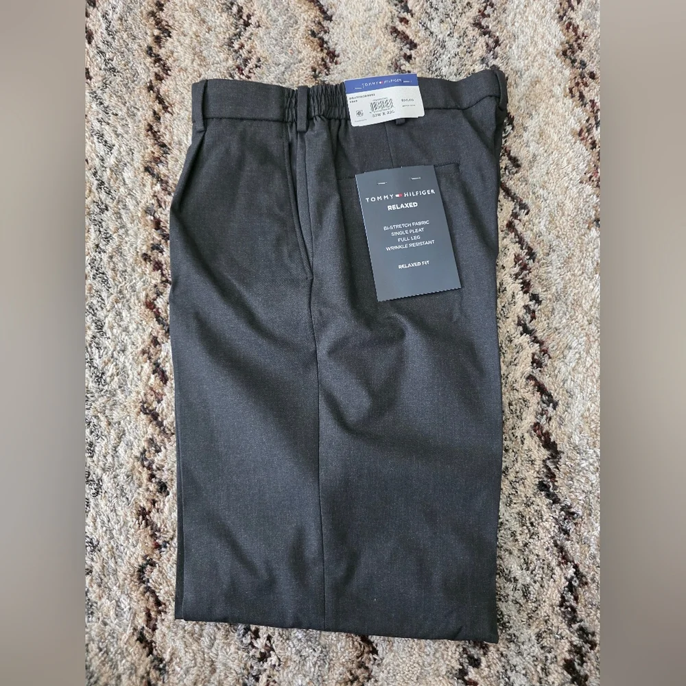 Tommy Hilfiger Mens Dress Pants 33x32 Wrinkle Free Charcoal Career $95 Relax Fit
